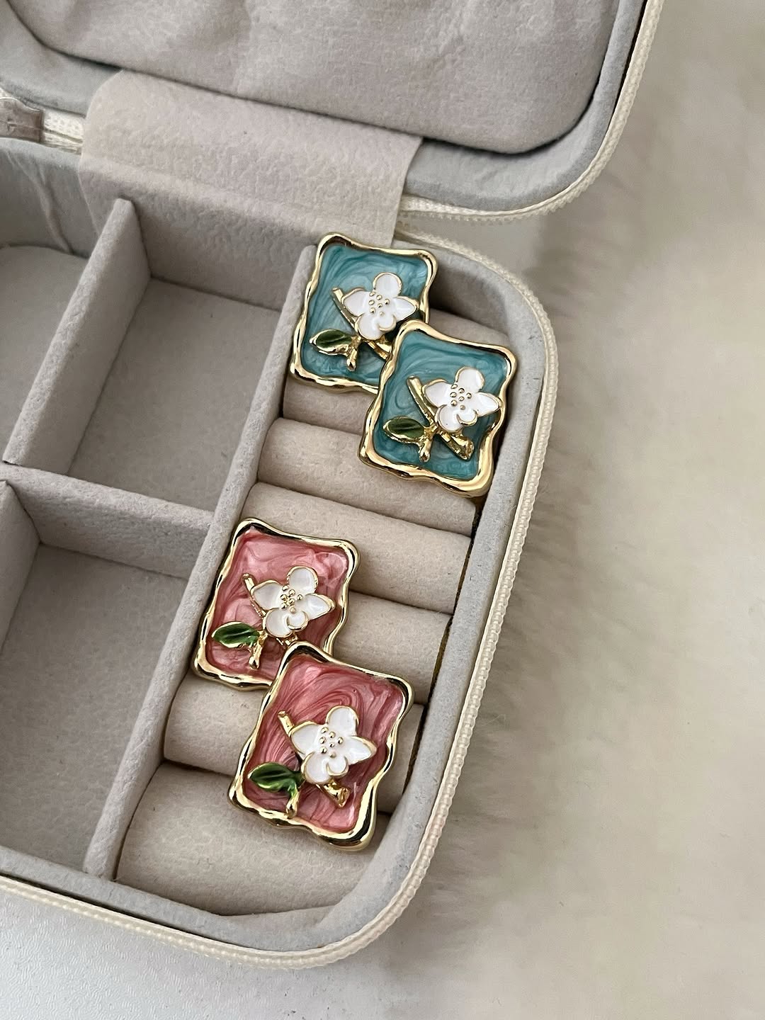 گوشواره میناکاری طرح کلاسیک fashion jewelery