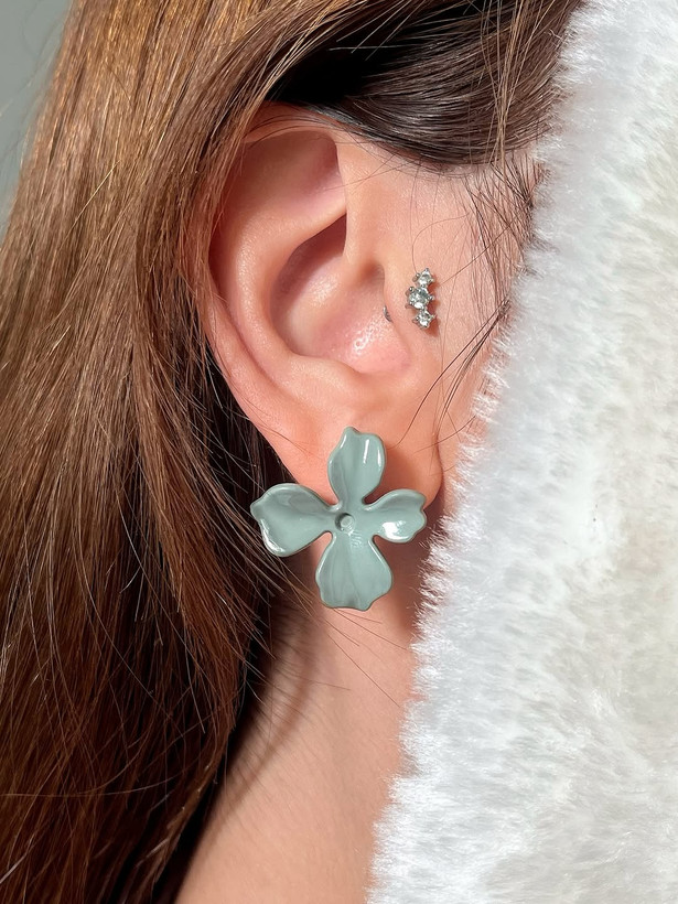 گل آویز برند FASHION jewelry